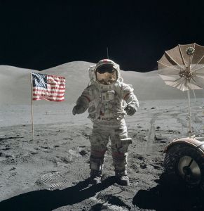 Apollo_17_Cernan_on_moon